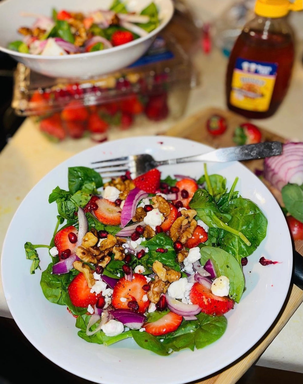 Spinach Salad with Strawberry and Pomegranate